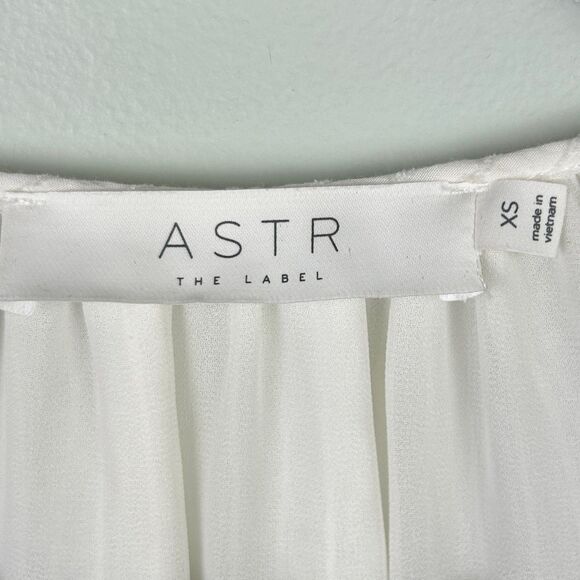 ASTR the Label Ruched Puff Long Sleeve Top White Sheer Pinstripe Blouse VNeck XS - Picture 14 of 15